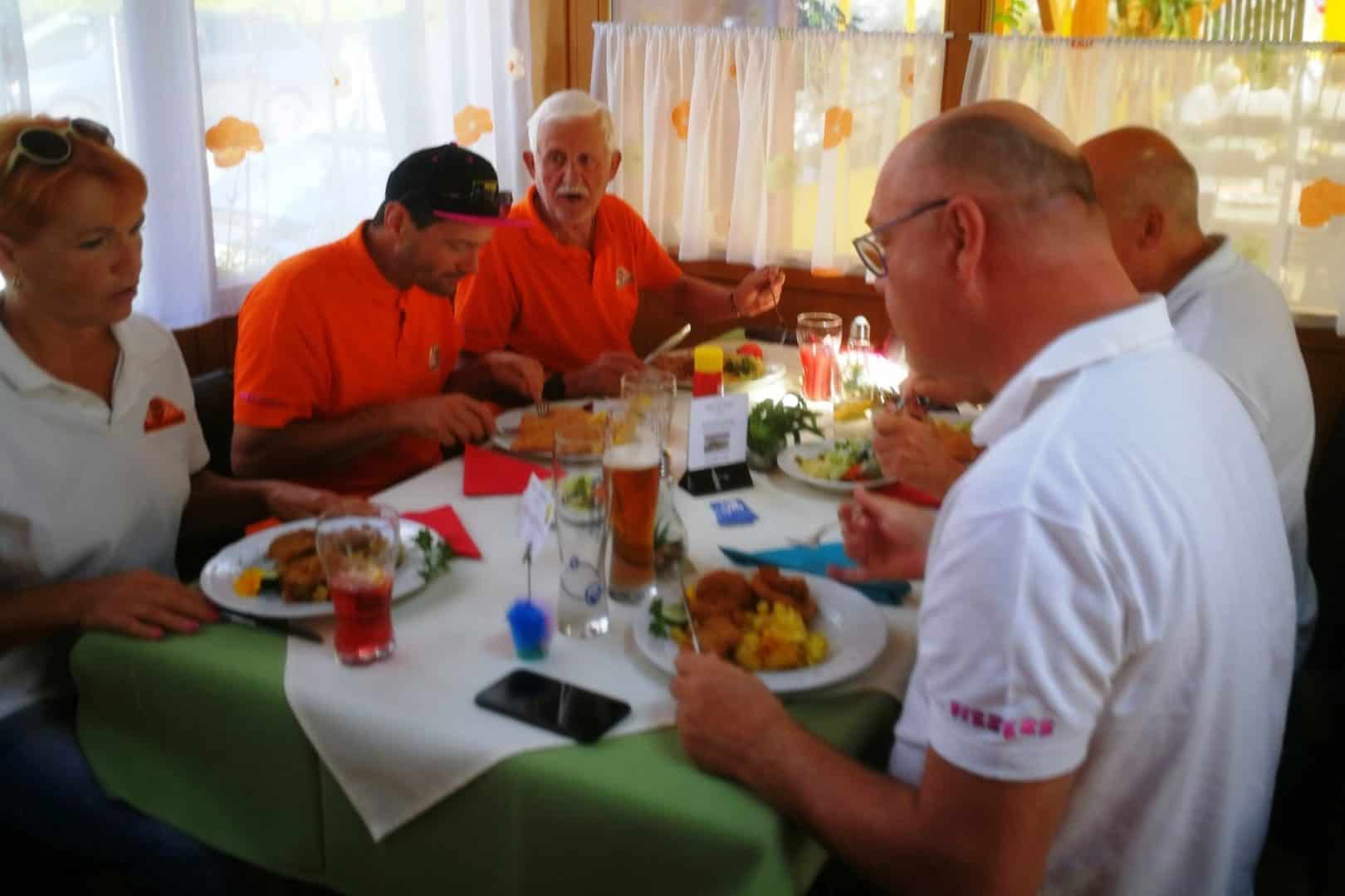 Ausflug des CAR Teams Ferlach am 12. September 2020 mit Gleichmäßigkeitsprüfung anstelle des abgesagten sms-Classic-Sprints - Mittagsrast Gasthof Luggale, Unterglan